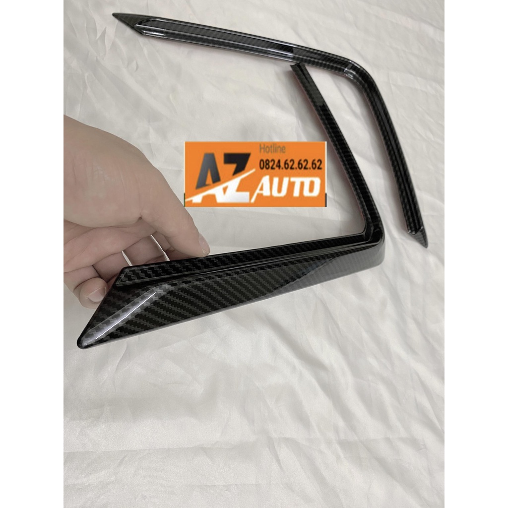ỐP VIỀN ĐÈN GẦM TRƯỚC XE TOYOTA RAIZE 2021-2023 - VÂN CARBON CAO CẤP