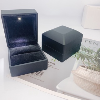 Hộp nhẫn đèn Led đựng nhẫn cầu hôn, nhẫn đơn giá sỉ