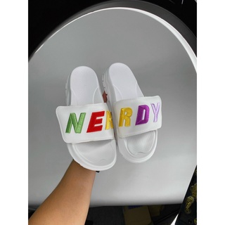 Dép NERDY TRẮNG ĐEN LOGO THÊU ĐỘC LẠ [ Có hộp bảo vệ + Hỗ trợ đổi size ]