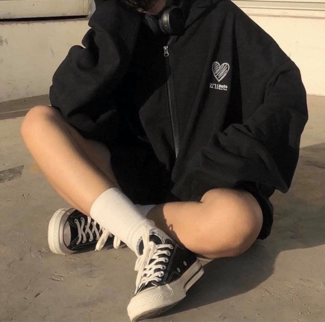 Áo khoác nỉ tim thêu♥️ | BigBuy360 - bigbuy360.vn