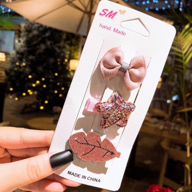 Vỉ 4 kẹp tóc  xinh xắn, siêu sịn xò cho bé yêu