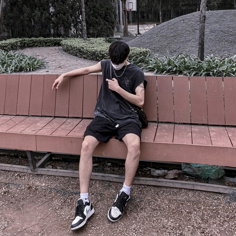 Áo tanktop vải wash điểm nhấn thêu ngực áo