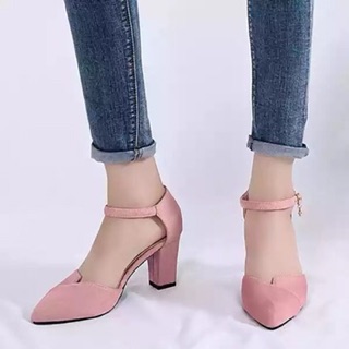 Sandal mũi nhọn