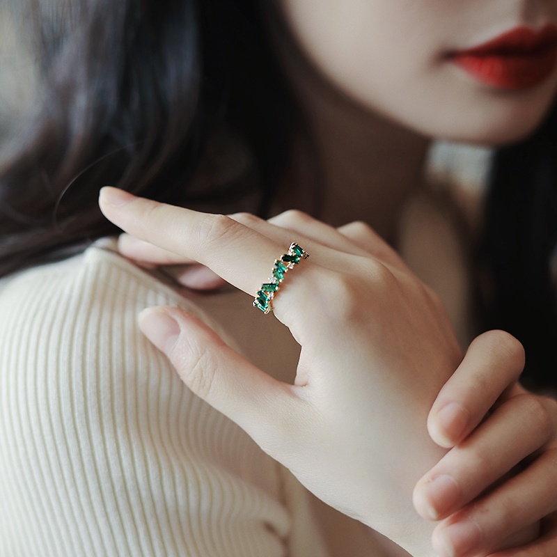 Nhẫn đính đá xanh lá thiết kế độc đáo thời trang dành cho nữ