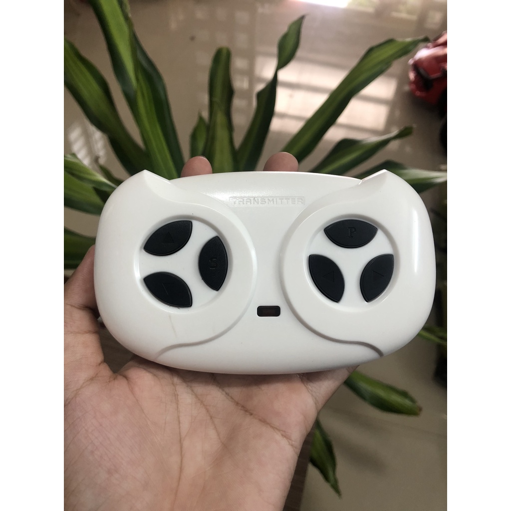Điều khiển xe ô tô điện trẻ em 2.4G