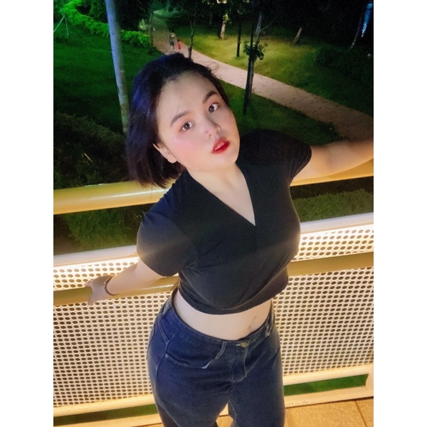 Áo croptop tay ngắn xẻ ngực Catty Bigsize nữ, Áo croptop xẻ ngực hack vai siêu gọn hack dáng