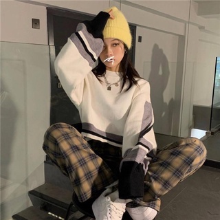 Áo len croptop hoạ tiết kẻ