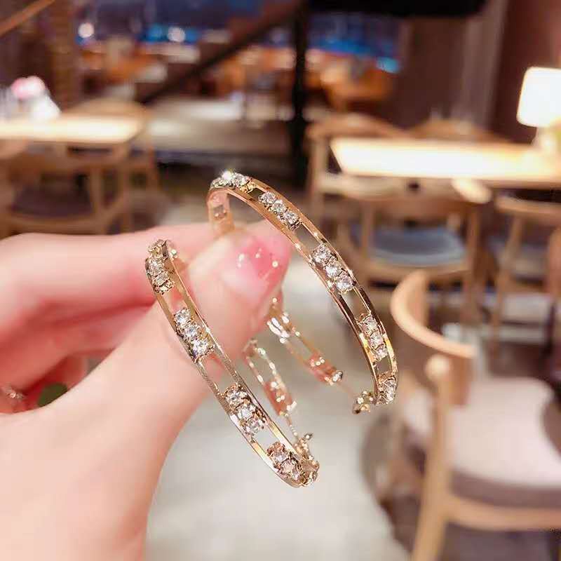 Bông Tai Mạ Bạc 925 Hình Tròn Lớn Đính Đá Thời Trang Cá Tính Cho Nữ