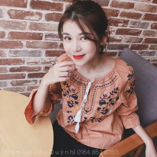 Áo sơ mi thêu hoa
