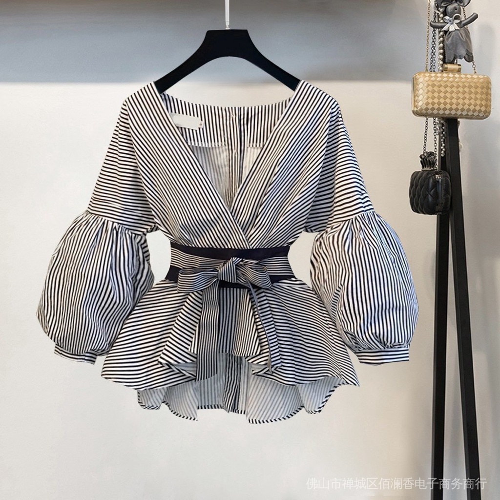 Set Áo Sơ Mi Đen Cổ V Kèm Quần Dài Ôm Chân Phong Cách Retro Cho Nữ