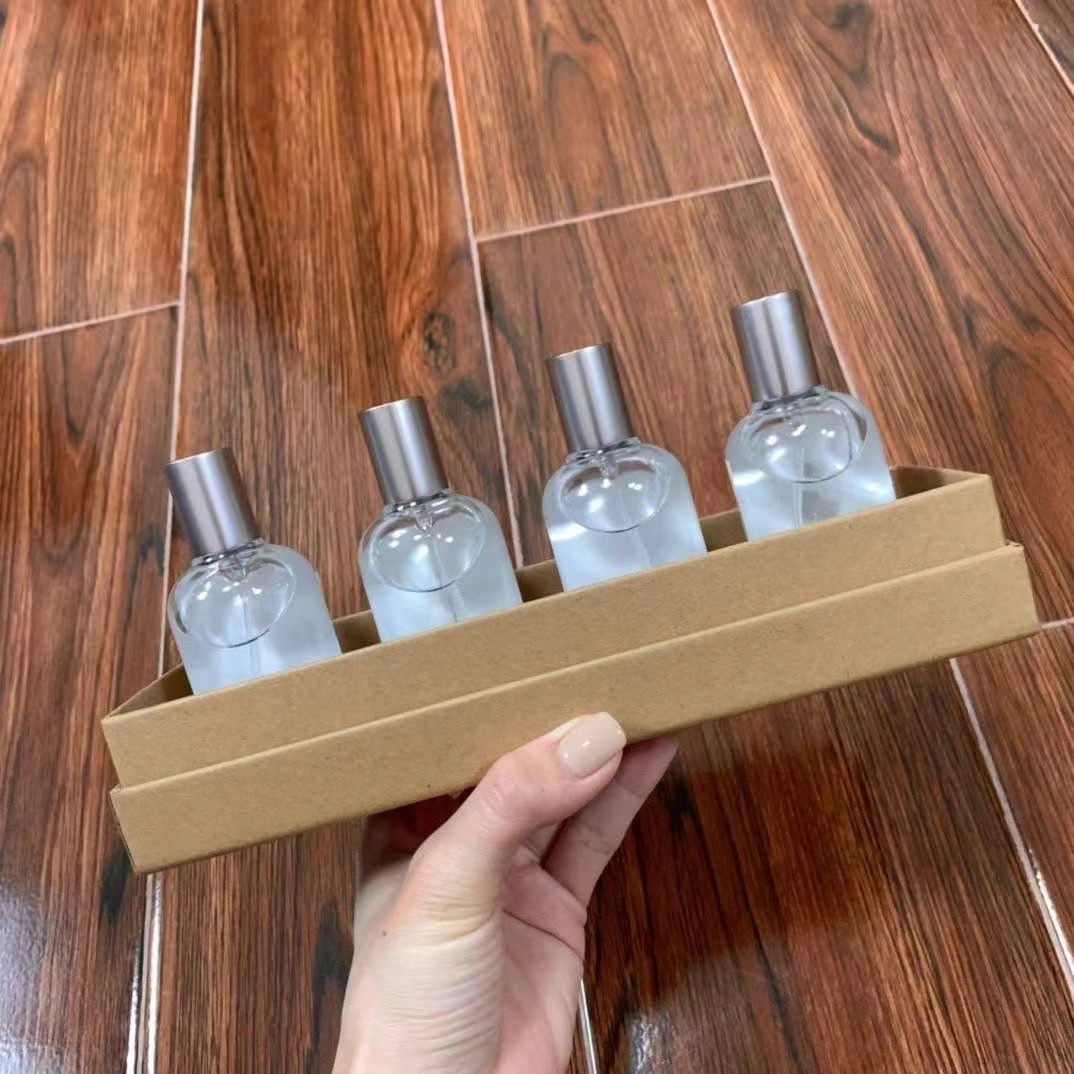 (Hàng Mới Về) Set 4 Lọ Nước Hoa Le Labo Kích Thước Trung Bình Kèm Bình Xịt Tiện Lợi 30ml | BigBuy360 - bigbuy360.vn