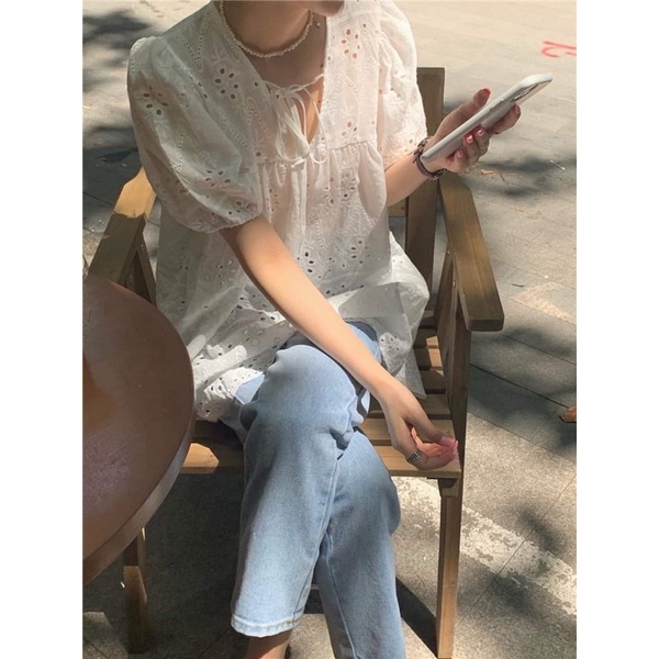 Áo sơ mi ren trắng dáng babydoll