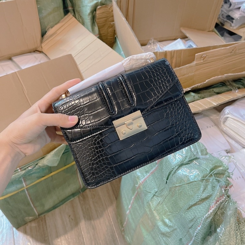 Túi Xách Nữ QBB khoá vàng da Rắn