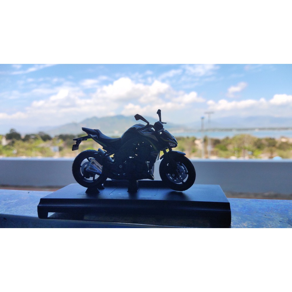Xe mô hình mô tô siêu xe Kawasaki Z1000 tỉ lệ 1:18 hãng Welly