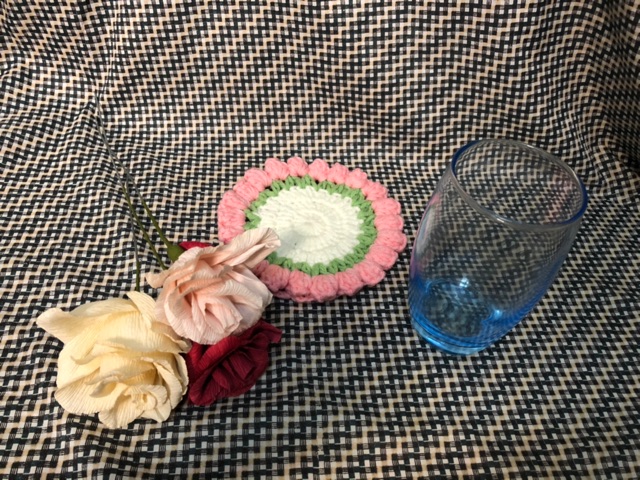 Lót ly bằng len móc - hoa hồng