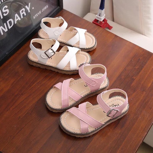 Giày sandal hồng