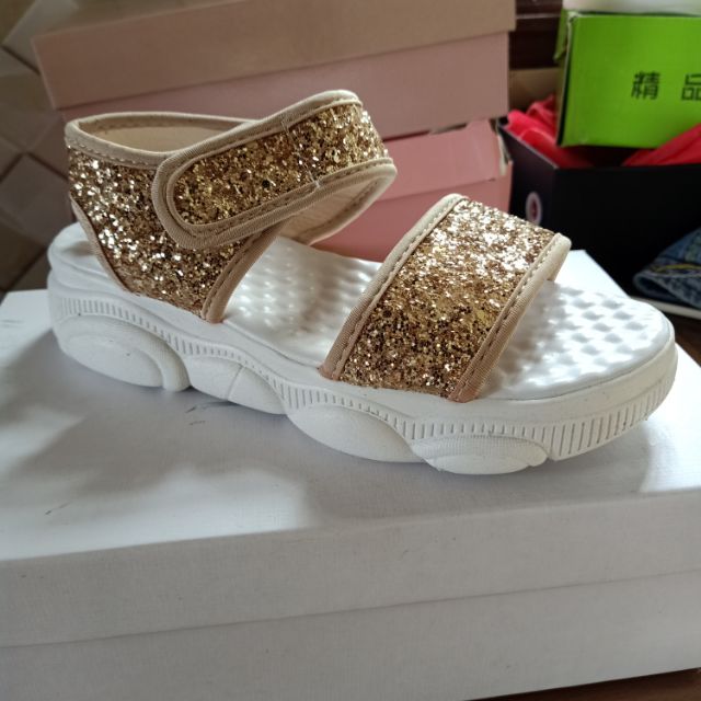 Giày sandal