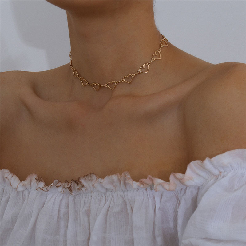 Women Sweet Hollow Clavicle Necklace Geometric Heart Chain Necklace Chocker