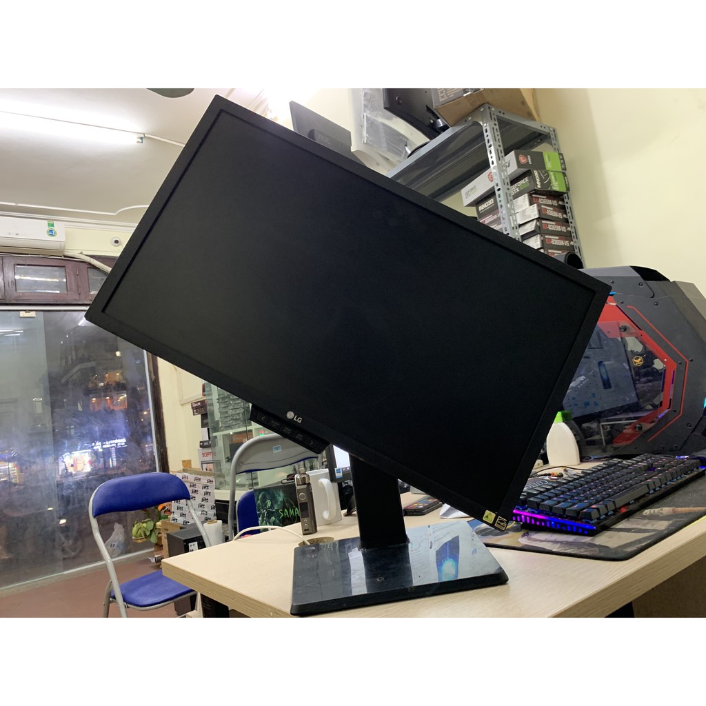 Màn Hình LG 24GM77-B Gaming 144Hz - Chân Hơi