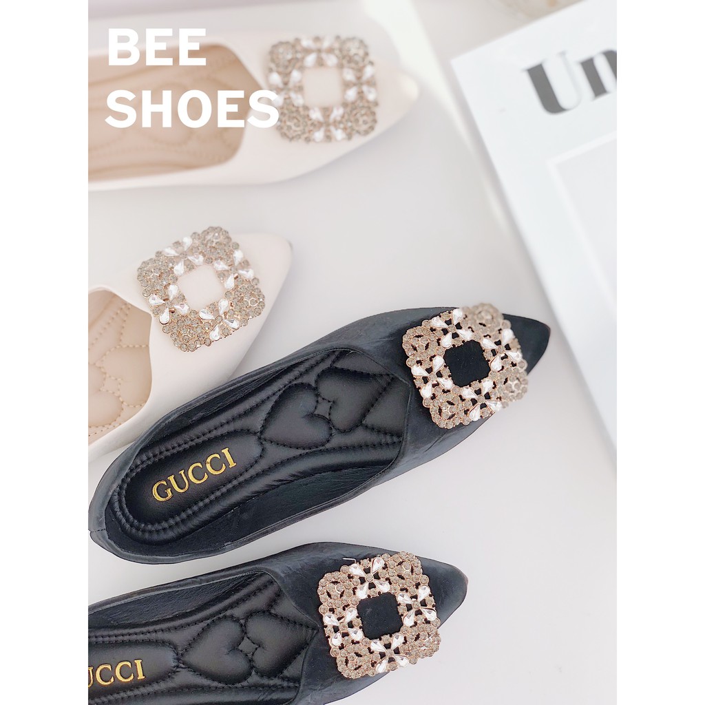 BEESHOES - GIÀY BÚP BÊ NỮ MŨI NHỌN HỌA TIẾT ĐÁ HOA VUÔNG - GIÀY BÚP BÊ NỮ ĐẾ BỆT DA MỀM SẴN MÀU ĐEN - KEM 201035