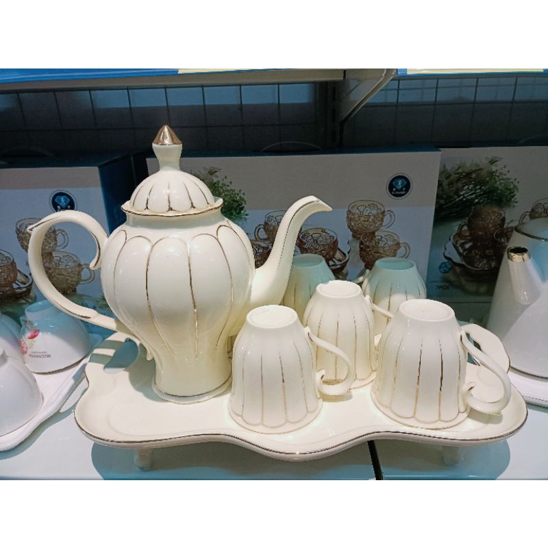 Bộ trà khay vẽ vàng Bát Tràng