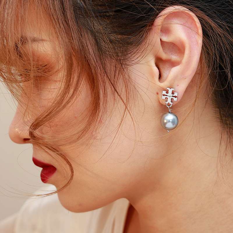 Bông tai tory. burch TB ngọc trai