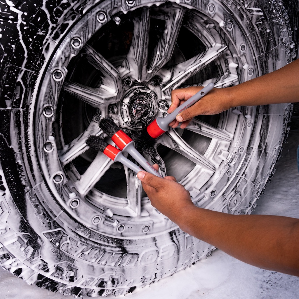 Cọ Tròn Rửa Xe Máy Mô Tô PKL Ô Tô Vệ Sinh Chi Tiết Lông Nhựa 14mm
