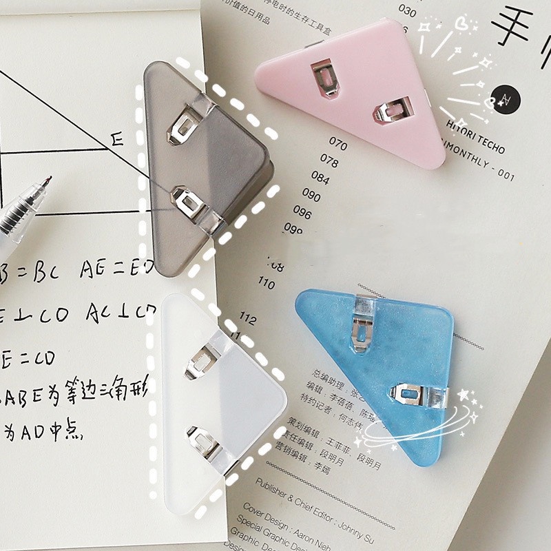 Kẹp giấy hình tam giác bằng nhựa trong suốt thiết kế dễ thương