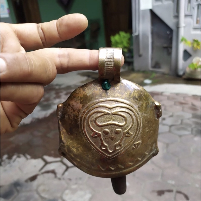 Phụ kiện bằng đồng thau hình bò sữa độc đáo