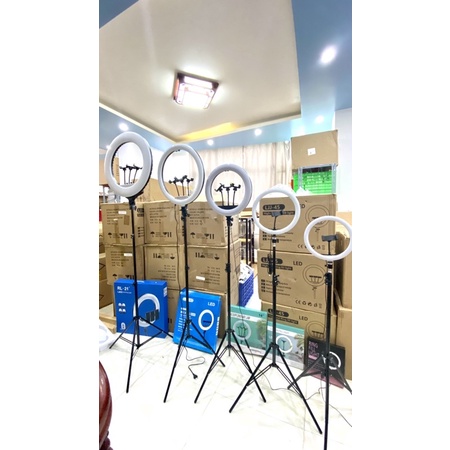 gậy live tream có đèn và 3 đầu kẹp, chân usb
