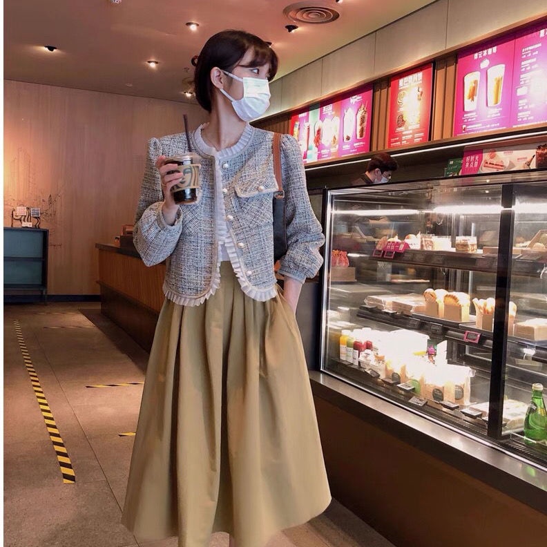 Áo Khoác Cổ Tròn Phối Nút Ngọc Trai Màu Sắc Thời Trang Mùa Thu 2021