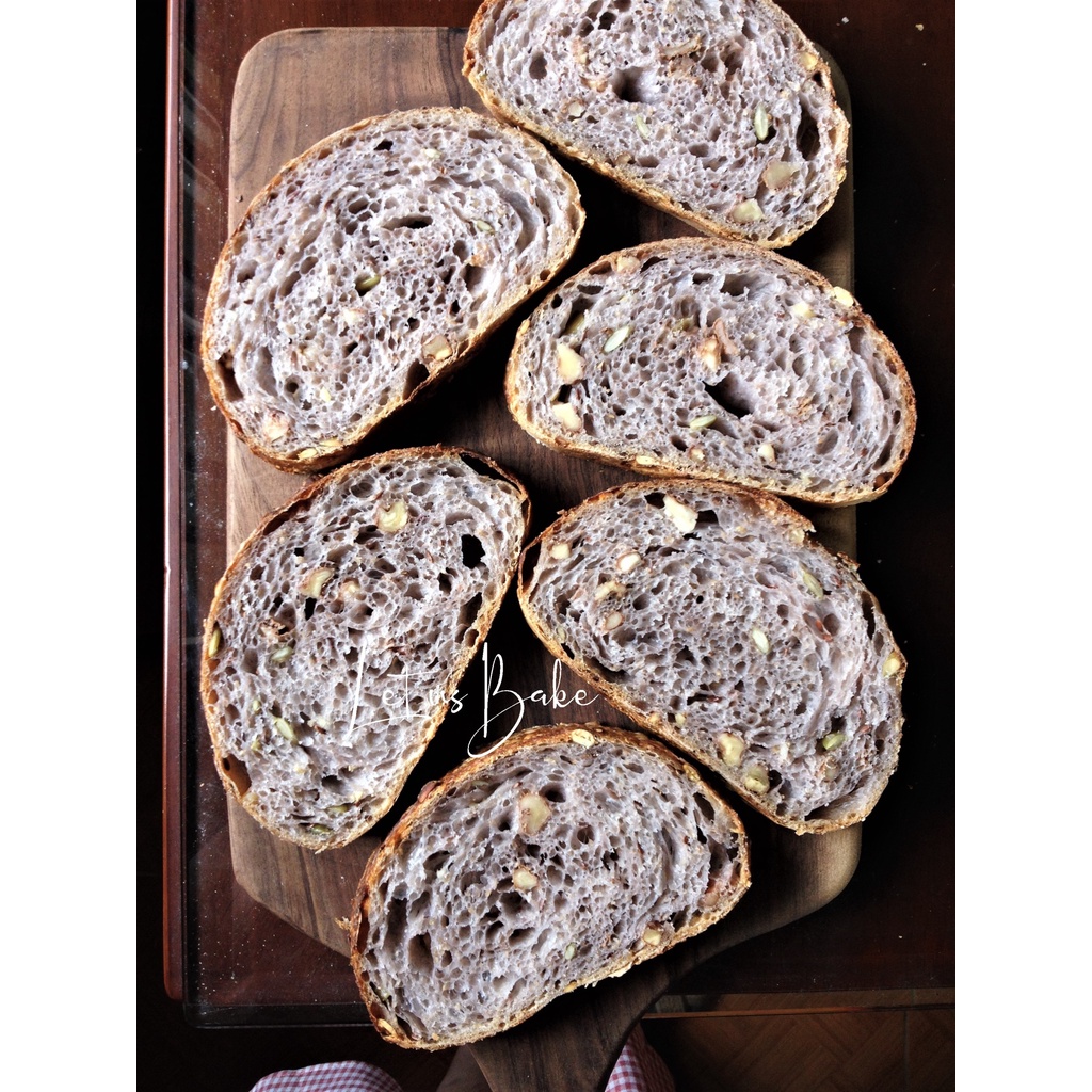 Walnut Flax Pumpkin seed Sourdough Bread 400g Bánh Mì Men Tự Nhiên óc chó, lanh bí