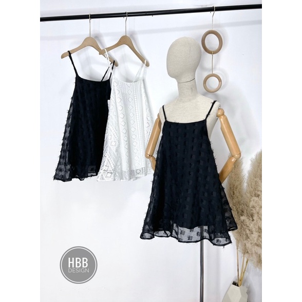 Váy yếm thiết kế độc lạ