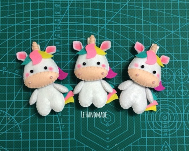 Hột mắt loại 4mm (có lỗ 2 bên để khâu)
