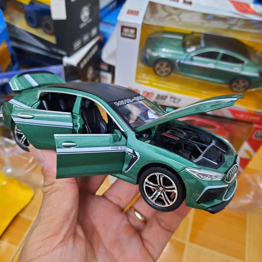 Đồ chơi trẻ em xe ô tô Mercedes M8 bằng kim loại mô hình tỉ lệ 1:32 có âm thanh và đèn