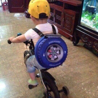 Balo hình bánh xe cho bé yêu
