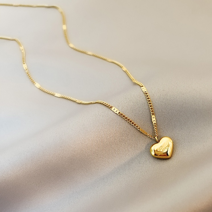 Dây chuyền trái tim sáng bóng mặt trái tim khắc chữ Love dây mềm mại thoải mái chất liệu titan