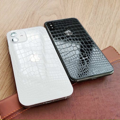 (TẶNG MIẾNG LAU)Miếng dán PPF vân da cá sấu full lỗ loa cho 7/7plus/8/8plus/x/xsmax/11/11promax/12pro/12promax