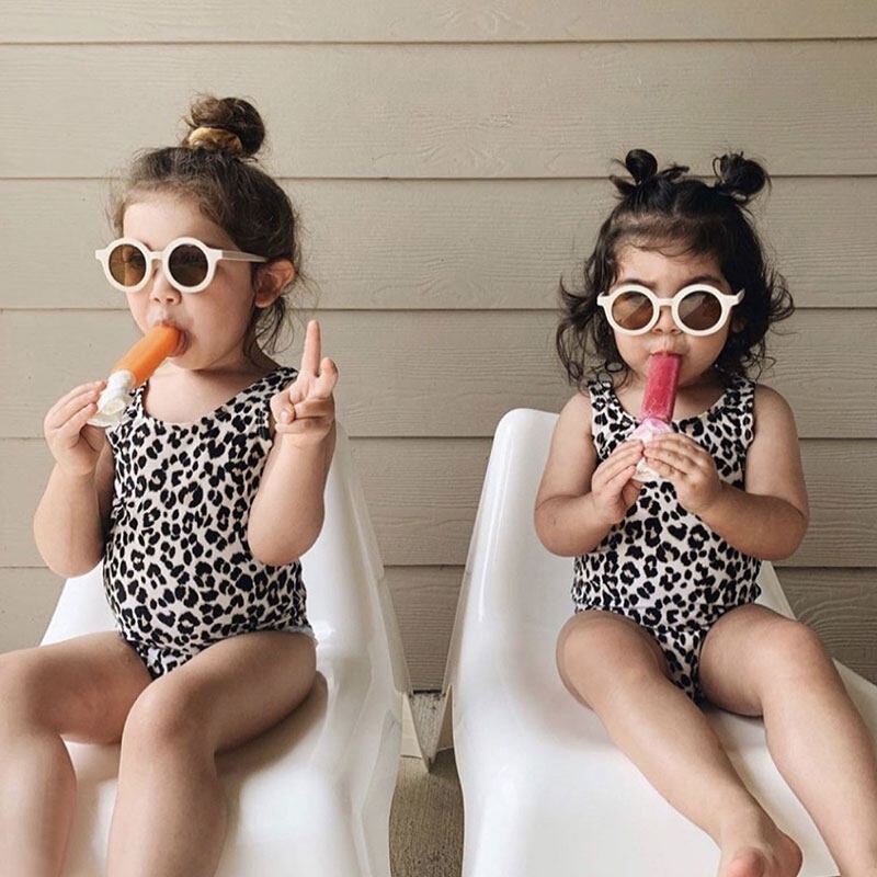 Kính Mát Gọng Tròn Họa Tiết Hoạt Hình Đáng Yêu Cho Bé Gái