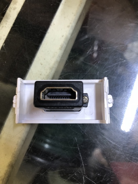 Hạt HDMI gắn tường