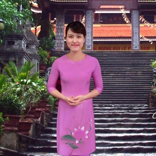 Áo dài cách tân mẫu đi chùa