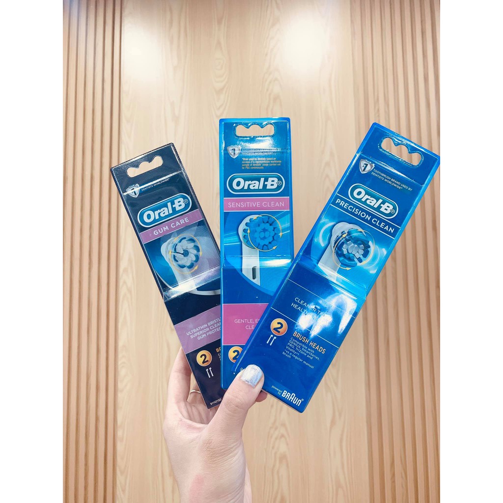 Set 2 đầu bàn chải điện Oral B  cho người lớn dễ dàng thay thế.