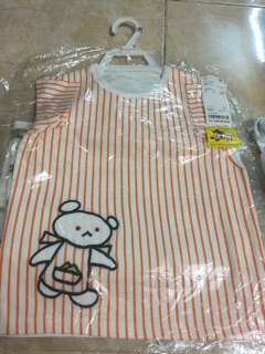 Áo thun Uniqlo cho bé size 90, 100 cm