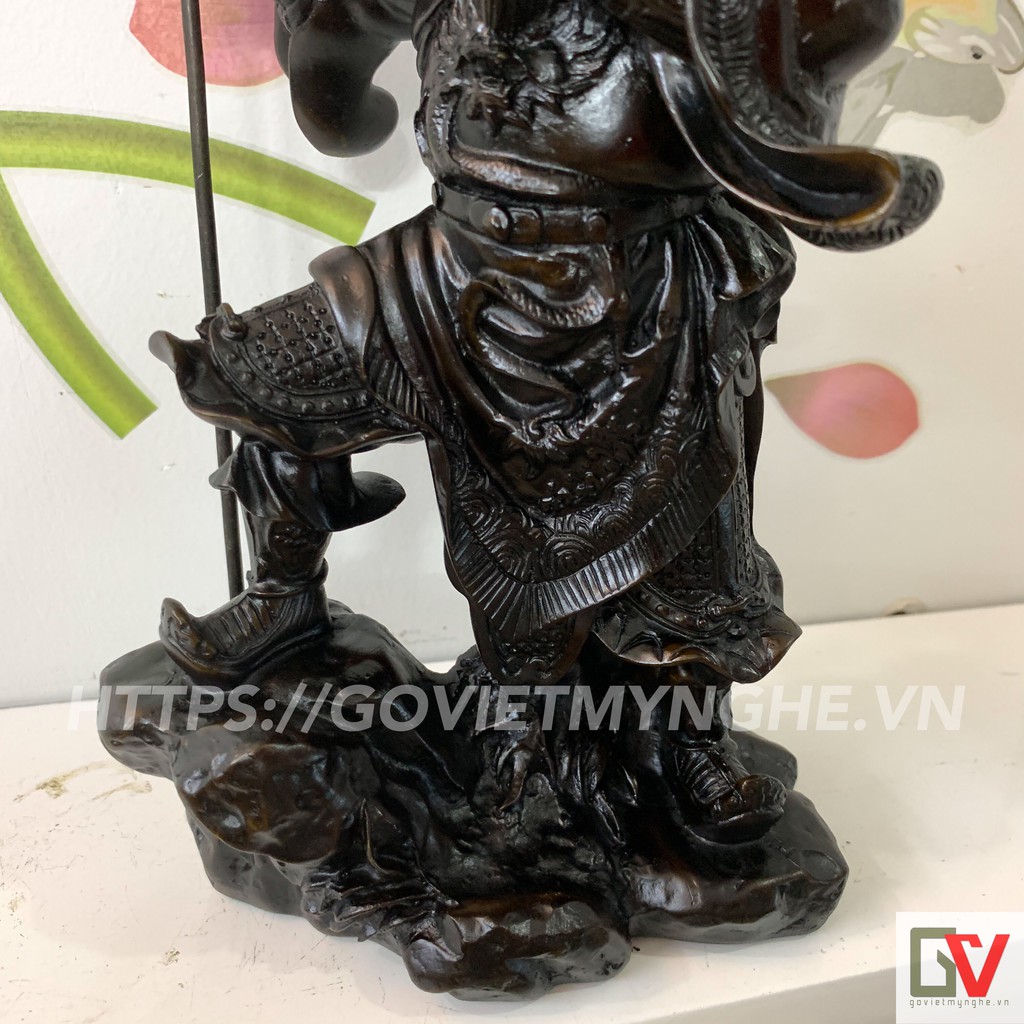 Tượng đá quan công phong thuỷ - Quan công chống đao - Chiều cao của tượng 23cm [không tính đao] - Màu nâu đen