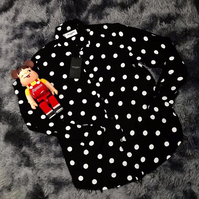 Áo sơ mi saint đen chấm bi