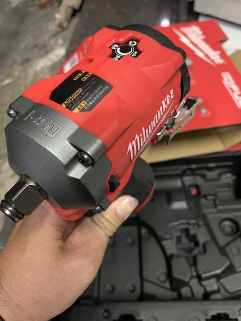 Bù lông Milwaukee 2555