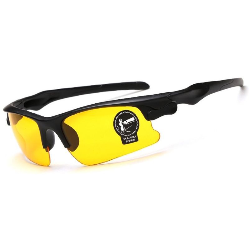 Kính chống lóa gắn trên xe hơi