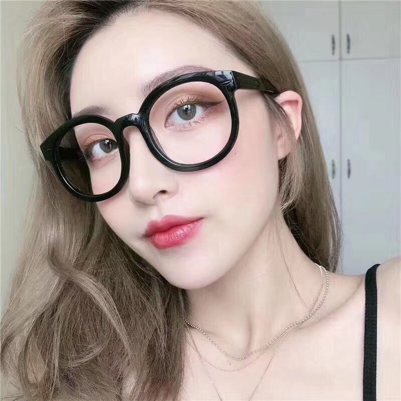 kính ngố gọng dày hot trend | BigBuy360 - bigbuy360.vn