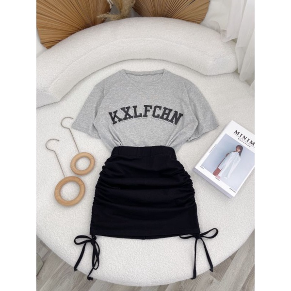 Set Áo Thun Xám kèm Chân Váy Đen Rút Hông