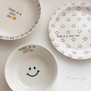 Bộ Tô Chén Đĩa gốm tráng men, đĩa sứ tráng miệng mặt cười  "Today is lucky day"